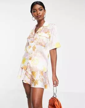 Атласная рубашка с короткими рукавами и пастельным принтом ASOS DESIGN ASOS DESIGN