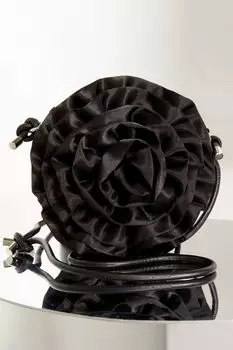 Атласная сумочка с цветочным мотивом Lipsy, черный