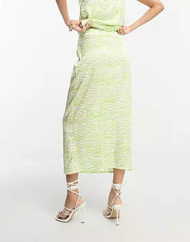 Атласная юбка-комбинация миди In The Style с лаймовым принтом и завитками