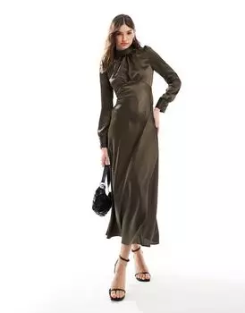 Атласное чайное платье цвета хаки макси с высоким воротником ASOS DESIGN