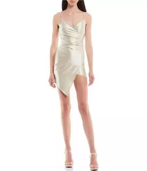 Атласное платье Honey and Rosie с v-образным вырезом и асимметричным подолом на бретельках-спагетти с искусственным запахом, бежевый