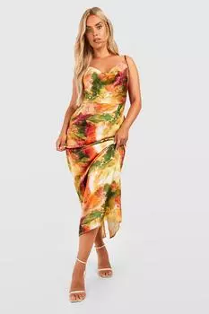 Атласное платье макси Plus с мраморным принтом boohoo, мультиколор