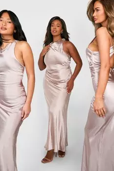 Атласное платье макси с высоким воротником для подружек невесты Plus boohoo, бежевый