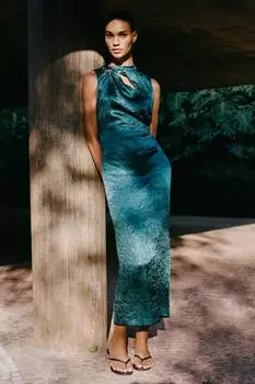 Атласное платье миди с золотой аппликацией ZARA, цвет Duck green