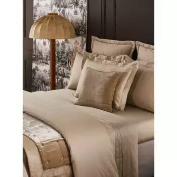 Атласное простынь Triomphe Yves Delorme, песок