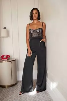 Атласный комбинезон Rochelle с кружевным лифом и широкими штанинами Next, черный