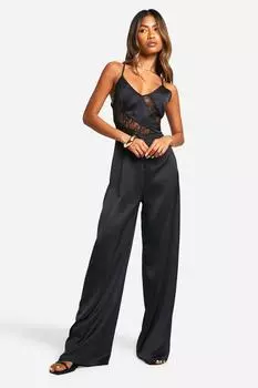 Атласный комбинезон с кружевными вставками boohoo, черный