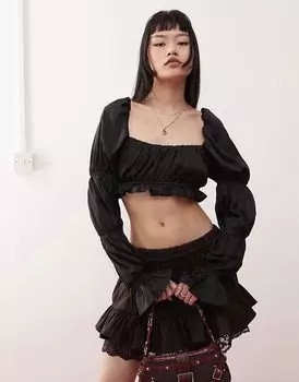 Атласный укороченный топ с длинными рукавами и сборками черного цвета Monki