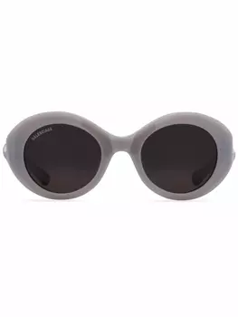 Balenciaga Eyewear солнцезащитные очки Twist в круглой оправе, серый