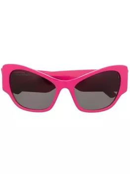 Balenciaga Eyewear солнцезащитные очки в оправе 'кошачий глаз' с логотипом, розовый