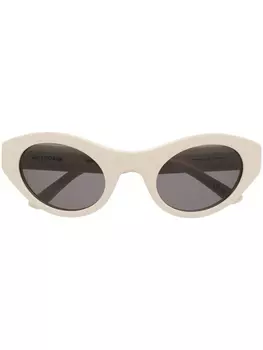 Balenciaga Eyewear солнцезащитные очки в оправе 'кошачий глаз' с монограммой, нейтральный цвет