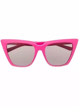 Balenciaga Eyewear солнцезащитные очки в оправе 'кошачий глаз', розовый