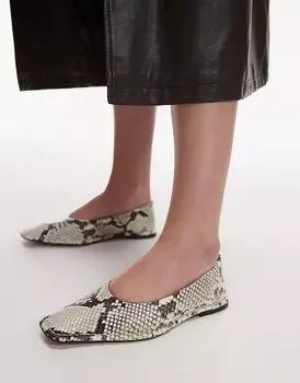 Балетки Casey из высококачественной кожи с квадратным носком и сборками со змеиным принтом Topshop
