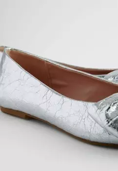 Балетки Forever Comfort Point Toe Bow Next, серебро