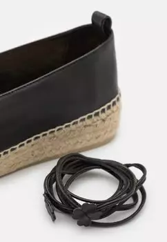 Балетки с ремешками на щиколотке Gea Castaer, черные