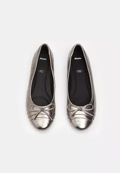 Балетки с ремешком на щиколотке Bata, серебристый