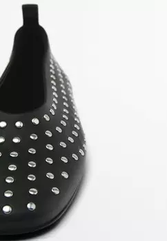 Балетки с ремешком на щиколотке STUDDED Massimo Dutti, черный
