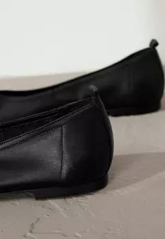 Балетки SIGNATURE SQUARE TOE Next, черный