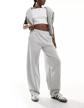 Balloon Jogger в сером цвете Stradivarius