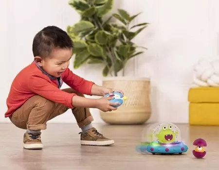 Бамперный космический автомобиль – Марки Марс – космический аварийный автомобиль с ДИСТАНЦИОННЫМ УПРАВЛЕНИЕМ B.Toys