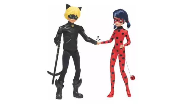 Bandai НАБОР «Чудесная БОЖЬЯ КОРОВКА И КОТ НУАР» 2 куклы 26 см