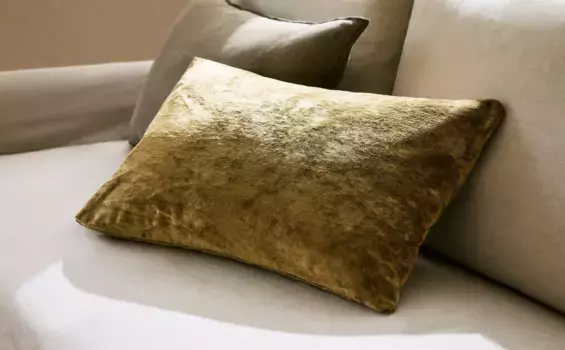 Бархатный чехол на подушку Zara Home, зеленый
