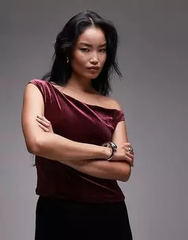 Бархатный топ с открытыми плечами темно-красного цвета Mango