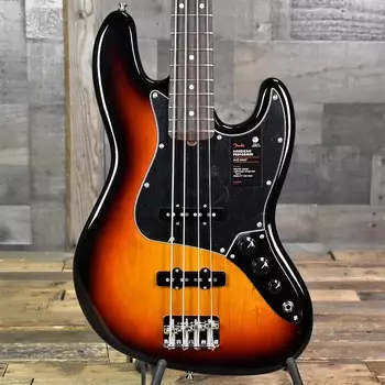 Бас-гитара Fender American Performer Jazz Bass, накладка на гриф из палисандра - 3 цвета Sunburst с сумкой для переноски