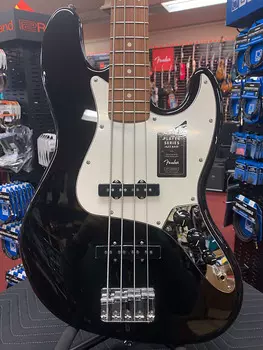 Бас-гитара Fender Player Jazz Bass — черная с накладкой Pau Ferro