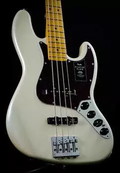 Бас-гитара Fender Player Plus Jazz Bass цвета Olympic Pearl с сумкой Dlx Gig Bag Player Plus Jazz Bass in Olympic Pearl w/ Dlx Gig Bag