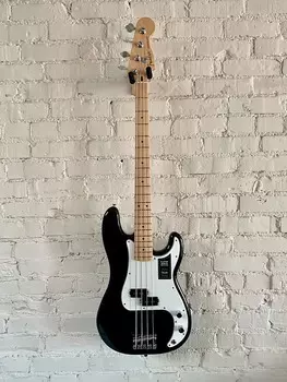 Бас-гитара Fender Player Precision с кленовым грифом 2018 – настоящее время черного цвета Player Precision Bass with Maple Fretboard