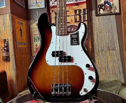 Бас-гитара Fender Player Precision с накладкой из клена, 3 цвета Sunburst Player Precision Bass with Maple Fretboard 3-Color Sunburst