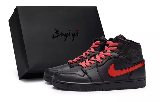 Баскетбольные кроссовки Air 1 Vintage Men Mid-Top Red Jordan, черный/красный