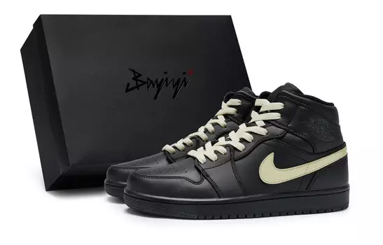 Баскетбольные кроссовки Air 1 Vintage Men Mid-Top бежево-желтый Jordan