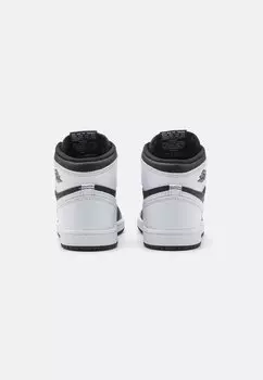 Баскетбольные кроссовки Jordan 1 Retro High Unisex Jordan, черный/белый