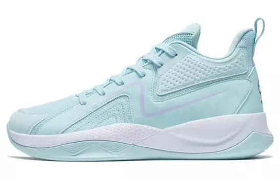 Баскетбольные кроссовки мужские среднего размера