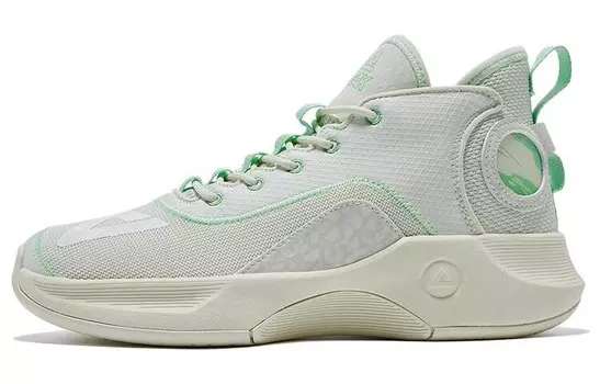 Баскетбольные кроссовки мужские среднего размера