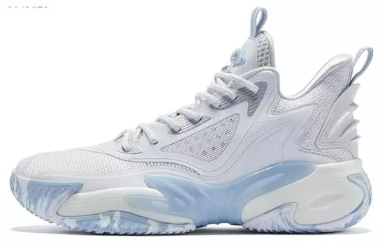 Баскетбольные кроссовки Titan мужские, среднего размера