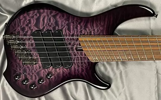 Басс гитара Dingwall Combustion