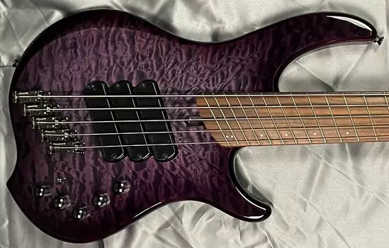 Басс гитара Dingwall Combustion