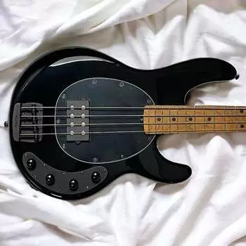 Басс гитара Ernie Ball Music Man StingRay Special Black/Roasted Maple