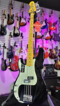 Басс гитара Fender American Professional II Precision Bass Left-handed Black Maple Fingerboard