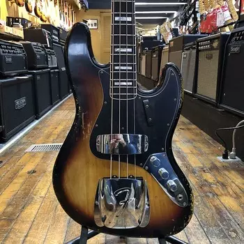 Басс гитара Fender Custom Shop Limited Edition Custom Jazz Bass Heavy Relic Faded Aged 3-Color Sunburst w/Hard Case