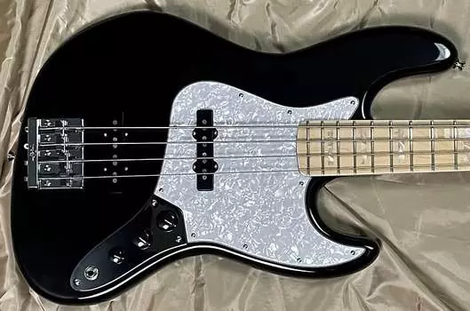 Басс гитара Fender USA Geddy Lee Jazz, Black Gloss w/ Maple.