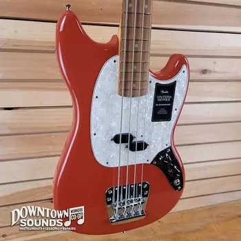 Басс гитара Fender Vintera 60s Mustang Bass with Fender Deluxe Gig Bag - Fiesta Red