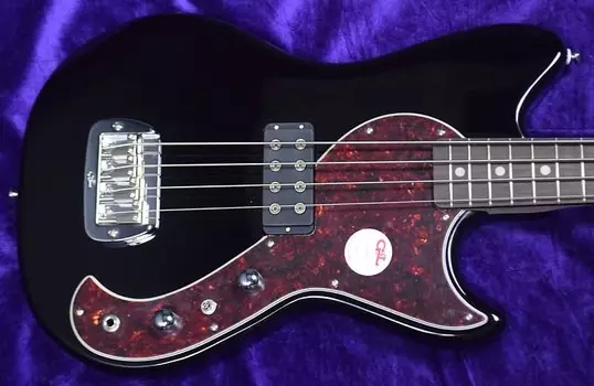 Басс гитара G&L Tribute Fallout Short Scale, Gloss Black / Rosewood.