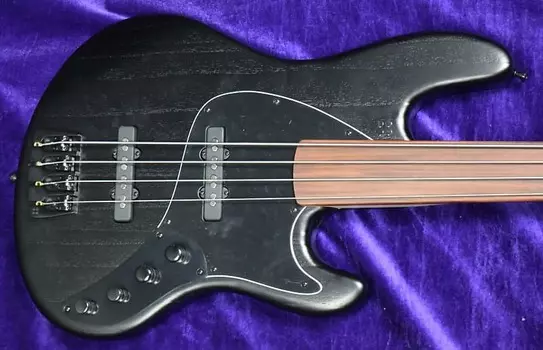 Басс гитара Sandberg Cal TT-4 SuperLight FRETLESS, Black/Pau Ferro