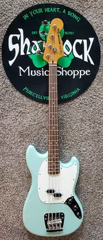 Басс гитара Squier Classic Vibe '60s Mustang Bass, Laurel Fingerboard, Surf Green