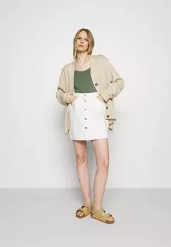 Базовая футболка Anna Field