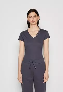Базовая футболка Armani Exchange